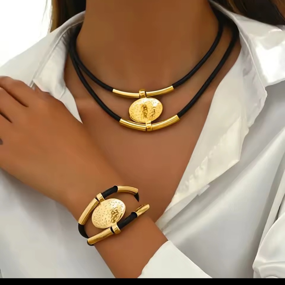 Elegant Gold and Black Jewelry Set